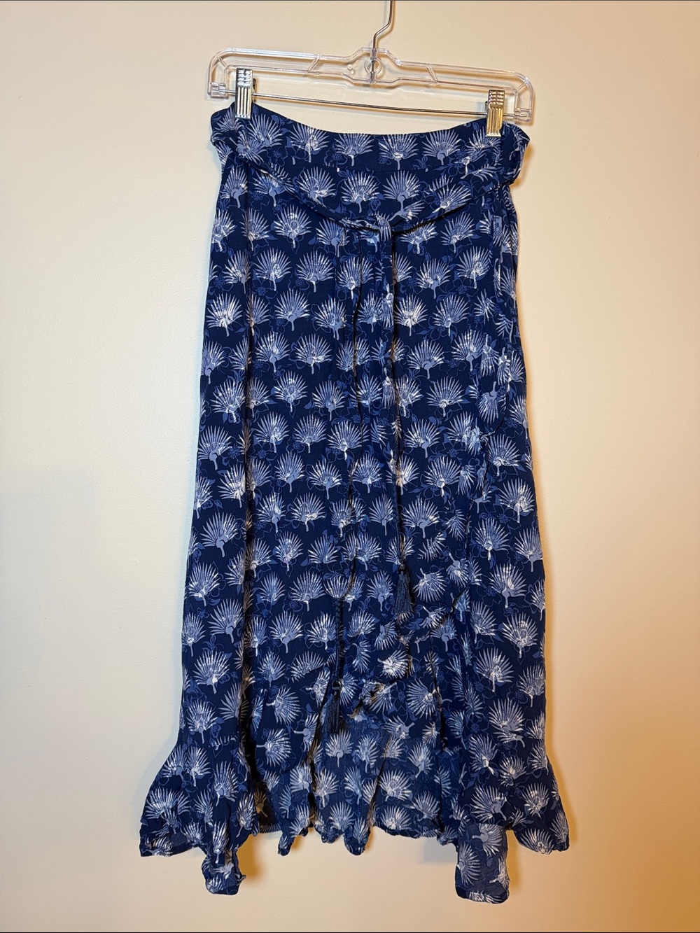 Tommy Bahama Navy and White Floral Midi Wrap Skirt 6 Ruffles